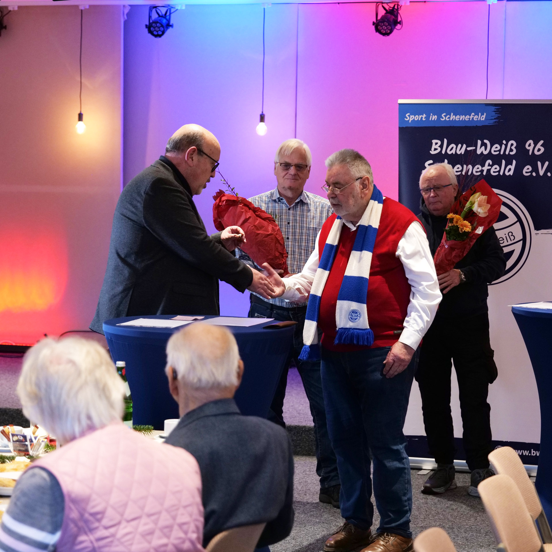 BW96_Klönschnack_Ehrung für Ehrenrat_87_web