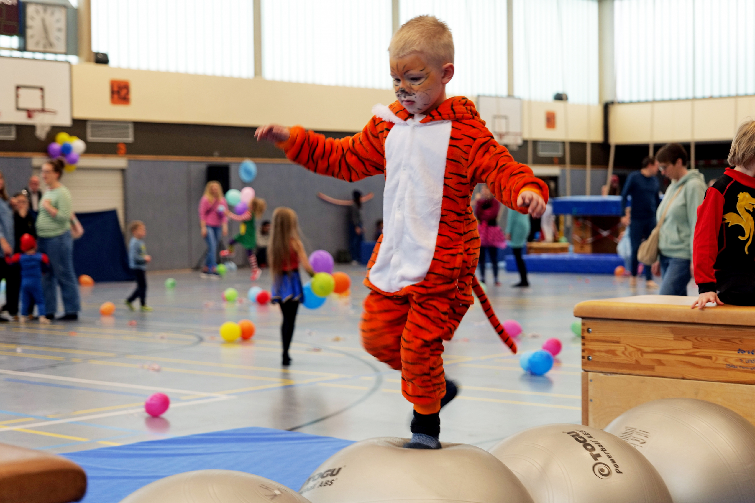 BW96_Turnen_Kinderfasching_260214_17